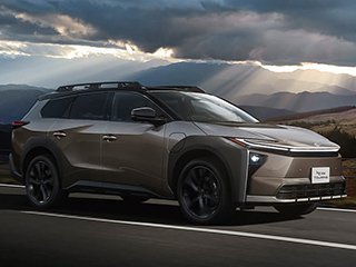 「走り」と「広さ」にこだわったバッテリーEV 新型車「bZ4X Touring」を発売